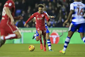 Framed Print : Bobby Reid in Action: Reading vs. Bristol City Championship Clash - November 2016 Framed Print : Bobby Reid in Action: Reading vs. Bristol City Championship Clash - November 2016