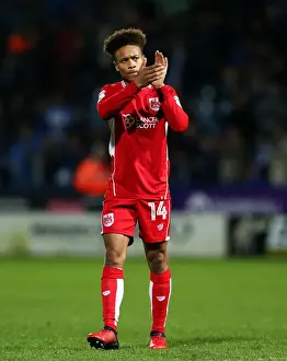 Bobby Reid of Bristol City Applauding Fans at Huddersfield Town's John Smiths Stadium, Sky Bet Championship (10 December 2016)