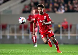 Bobby Reid Charges Forward: Bristol City vs Hull City, 2016