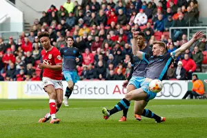 Bobby Reid Scores the Second Goal: Bristol City Leads Sheffield Wednesday 2-0 at Ashton Gate