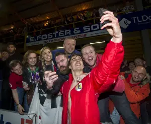 Bradford City vs. Bristol City: Joe Bryan's Selfie with Fans (Promotion Battle)