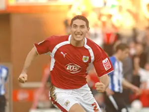 Bristol City V Sheffield Wednesday Prints: Bradley Orr in Action: Bristol City vs Sheffield Wednesday