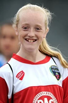 Fans Collection: Bristol Academy vs Manchester City Women: Hannah Marshall's Determination at SGS Wise Campus (WSL)