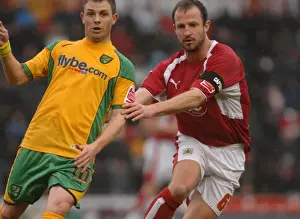Bristol City V Norwich City Prints: Bristol City: Carey and Cureton Clash in Action Against Norwich City