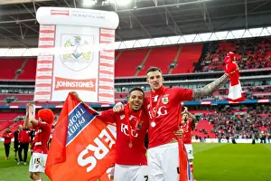 Framed Print : Bristol City Celebrate 2-0 Victory Over Walsall in Johnstones Paint Trophy Final at Wembley Stadium Framed Print : Bristol City Celebrate 2-0 Victory Over Walsall in Johnstones Paint Trophy Final at Wembley Stadium
