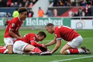 Images Dated 19th March 2016: Bristol City Celebrate Lee Tomlin's Goal Against Bolton Wanderers (19-03-2016)