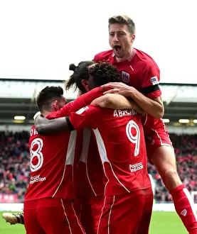 Bristol City Celebrate with Tammy Abraham after Beating Cardiff City (14/01/2017)