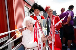 Bristol City: Champions Parade - Marina Dolman with JPT Trophy and Mayor