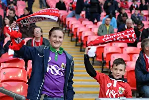 Bristol City Fans Celebrate at Wembley: Johnstone's Paint Trophy Final vs Walsall (2015)
