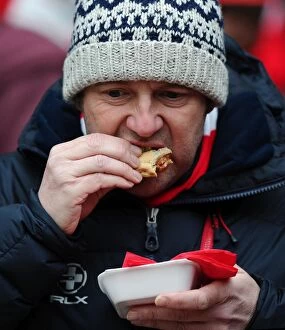 Images Dated 7th February 2015: Bristol City Fans Unwavering Passion at MK Dons vs. Bristol City, Sky Bet League One (07.02.2015)