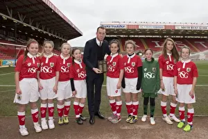 Bristol City FC: Aaron Wilbraham Honors Kids Cup to Young Fans vs Fleetwood Town (January 2015)