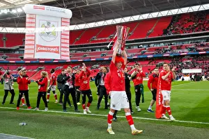 Framed Print : Bristol City FC Celebrate Johnstones Paint Trophy Victory: 2-0 Win over Walsall at Wembley Stadium (Luke Ayling with the Trophy)