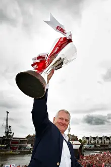 Bristol City Celebration Tour Prints: Bristol City FC: Champion Celebration - Throngs Gather for Open Top Bus Parade with Majority Shareholder Steve Lansdow