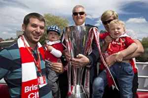 Images Dated 4th May 2015: Bristol City FC Champions Tour: Jon and Steve's Victory Ride (04/05/2015)