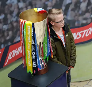 Meet And Greet Prints: Bristol City FC Fans Celebrate with the Johnstones Paint Trophy at Cabot Circus
