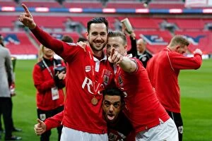 Images Dated 22nd March 2015: Bristol City FC: Greg Cunningham, Wade Elliott, and Scott Murray Celebrate Johnstones Paint Trophy