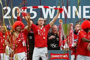 Framed Print : Bristol City FC: Lifting the Johnstones Paint Trophy - 2-0 Victory over Walsall at Wembley