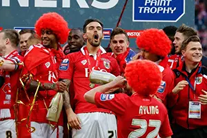 Framed Print : Bristol City FC: Marlon Pack Celebrates Johnstones Paint Trophy Victory over Walsall