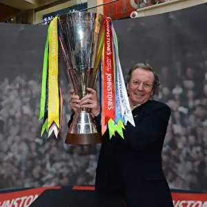 Bristol City FC and Mayor George Ferguson Celebrate Johnstone's Paint Trophy Victory at Cabot Circus