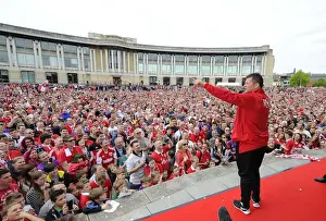 City Of Bristol Prints: Bristol City FC: Steve Cotterill Addresses Thousands of Ecstatic Fans during the Celebration Tour (May 2015)