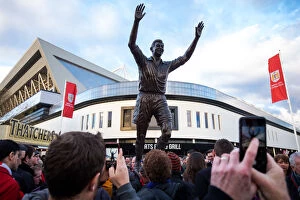 Images Dated 5th November 2016: Bristol City FC: Unveiling of John Atyeo's Legendary Statue at Ashton Gate
