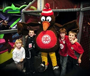Images Dated 1st December 2009: Bristol City First Team: Season 09-10 Holiday Cheer at Jump - City Redz Christmas Party