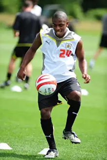 Pre-Season Training Prints: Bristol City First Team: United for Pre-Season Training (09-10)