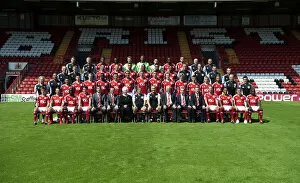 Team Photo Season 11-12 Collection: Bristol City First Team: United in Season 11-12