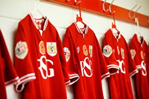 Images Dated 3rd November 2015: Bristol City Football Club Honors Remembrance Day with Poppy-Adorned Shirts Before Match Against