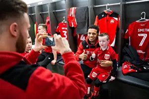 Bristol City Football Club: Mascots and Players Unite in the Dressing Room vs Burton Albion (04/03/2017)