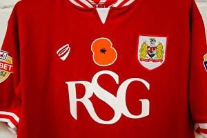 Bristol City Football Club - Poppy Tribute: Remembrance Day Shirts (2015) - Sky Bet Championship (Bristol City v Wolves)