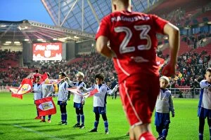 Images Dated 17th December 2016: Bristol City Football Club: Preston North End Players Form Guard of Honor at Ashton Gate