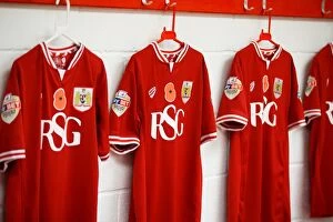 Images Dated 3rd November 2015: Bristol City Football Club - Remembrance Day Tribute: Poppies on Shirts Before Bristol City v Wolves