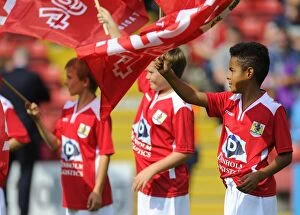 Images Dated 6th September 2014: Bristol City Football Club: Scunthorpe United Honored with Guard of Honor at Ashton Gate