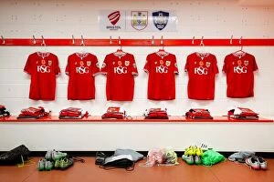 Images Dated 3rd November 2015: Bristol City Football Club - Sky Bet Championship Match against Wolves