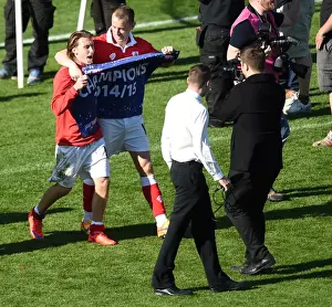 Framed Print : Bristol City Footballers Luke Freeman and Aaron Wilbraham Exit Tunnel, Ready to Celebrate Victory Against Coventry City (180415) Framed Print : Bristol City Footballers Luke Freeman and Aaron Wilbraham Exit Tunnel, Ready to Celebrate Victory Against Coventry City (180415)