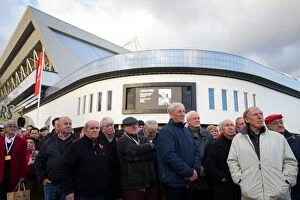 Images Dated 5th November 2016: Bristol City Legends Gather for John Atyeo's Statue Unveiling at Ashton Gate
