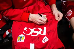 Bristol City: Mascots and Players Unite in the Dressing Room - Sky Bet EFL Championship (04/03/2017)