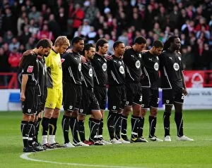 Nottingham Forest v Bristol City Collection: Bristol City players observe minutes silence