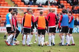 Blackpool V Bristol City Collection: Bristol City Team Huddle: Pre-Game Focus at Blackpool's Bloomfield Road