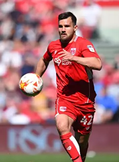 Bristol City vs Barnsley: Bailey Wright in Action at Ashton Gate, 2017