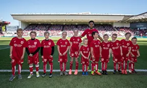 Bristol City vs Barnsley: Championship Clash - Mascots Lead the Way
