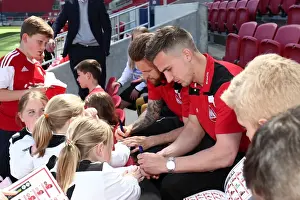 Bristol City vs Barnsley: Meeting the Players at Ashton Gate, 2017