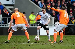 Framed Print : Bristol City vs Blackpool: Paul Anderson Faces Off Against Stephen Crainey and Angel