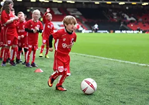 Bristol City vs Burton Albion: Sky Bet Championship Mascot Showdown at Ashton Gate (04)