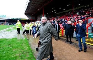 Images Dated 9th April 2012: Bristol City vs Coventry City: Rivalry on the Field at Ashton Gate Stadium - April 9, 2012
