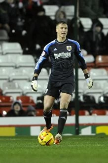 Images Dated 4th February 2014: Bristol City vs Coventry City: Simon Moore in Action at Ashton Gate, 2014