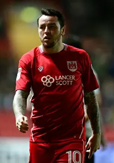 Bristol City vs Fulham: Lee Tomlin in Action at Ashton Gate, 2017