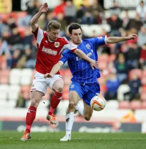 Bristol City vs Gillingham: Wade Elliott and Adam Birchall Battle for Possession