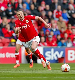 Framed Print : Bristol City vs Huddersfield Town: Luke Ayling in Action, Sky Bet Championship, Ashton Gate Stadium, 2016 Framed Print : Bristol City vs Huddersfield Town: Luke Ayling in Action, Sky Bet Championship, Ashton Gate Stadium, 2016